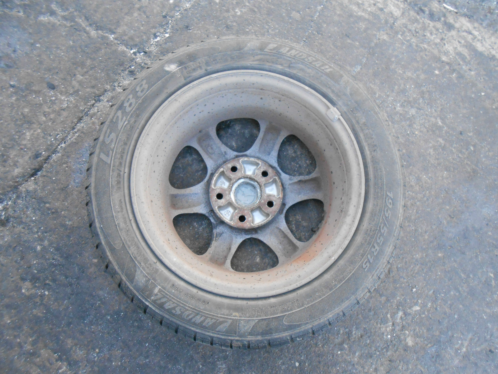 MAZDA PREMACY CP 2002 6 SPOKE 5 STUD ALUMINIUM ALLOY WHEEL 195/55 R15 REF002
