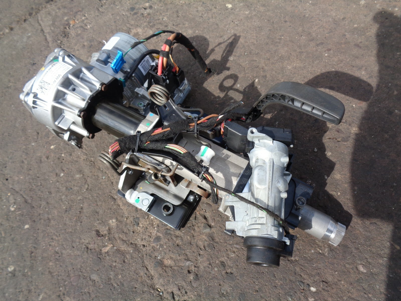 VOLKSWAGEN UP SKODA CITIGO ADJUSTABLE STEERING COLUMN RHD 1S2423520N
