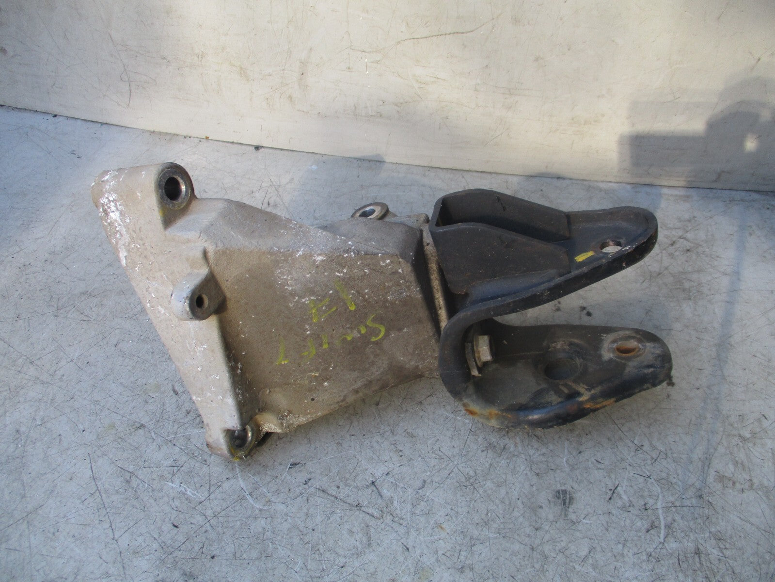 SUZUKI SWIFT MK3 2017 1.2 PETROL OS DRIVER SIDE FRONT ENGINE MOUNT 1175169LA2