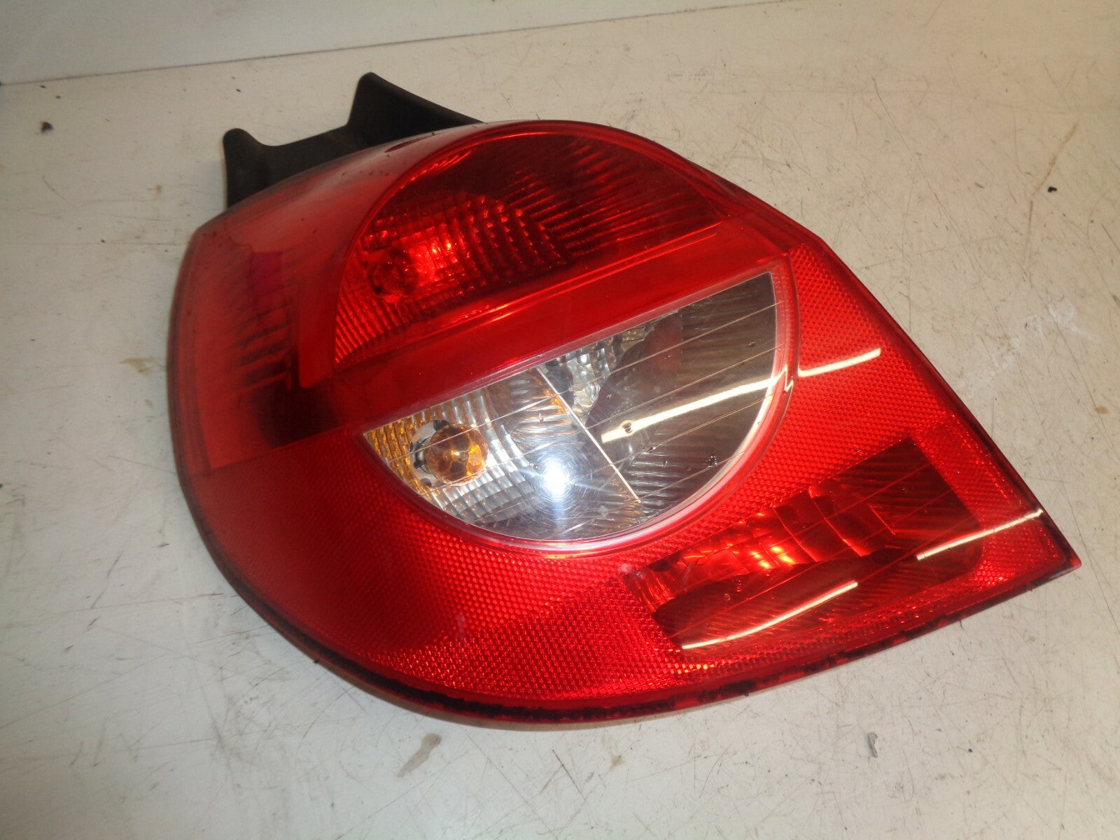RENAULT CLIO 2006 MK3 NSR PASSENGER SIDE REAR TAILLIGHT TAILLAMP