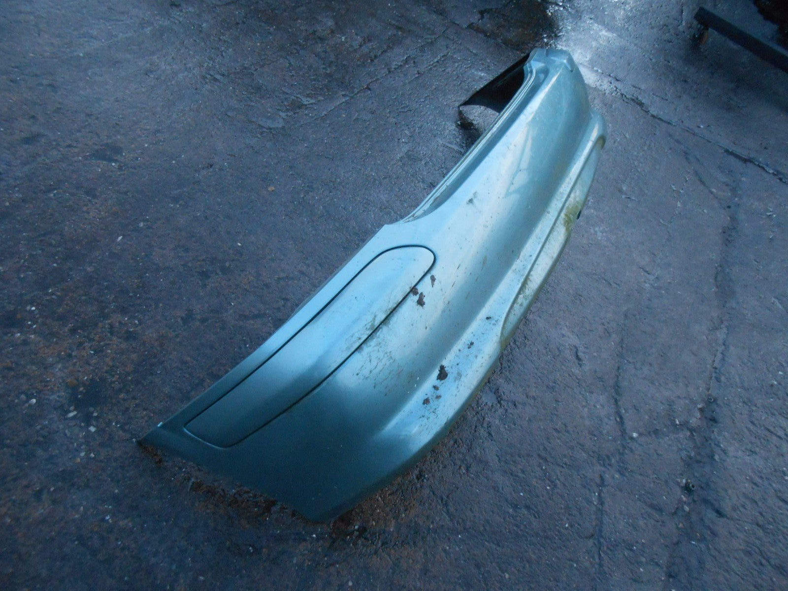NISSAN ALMERA N16 (MK2) 2002 COMPLETE REAR BACK PLASTIC BUMPER GREEN