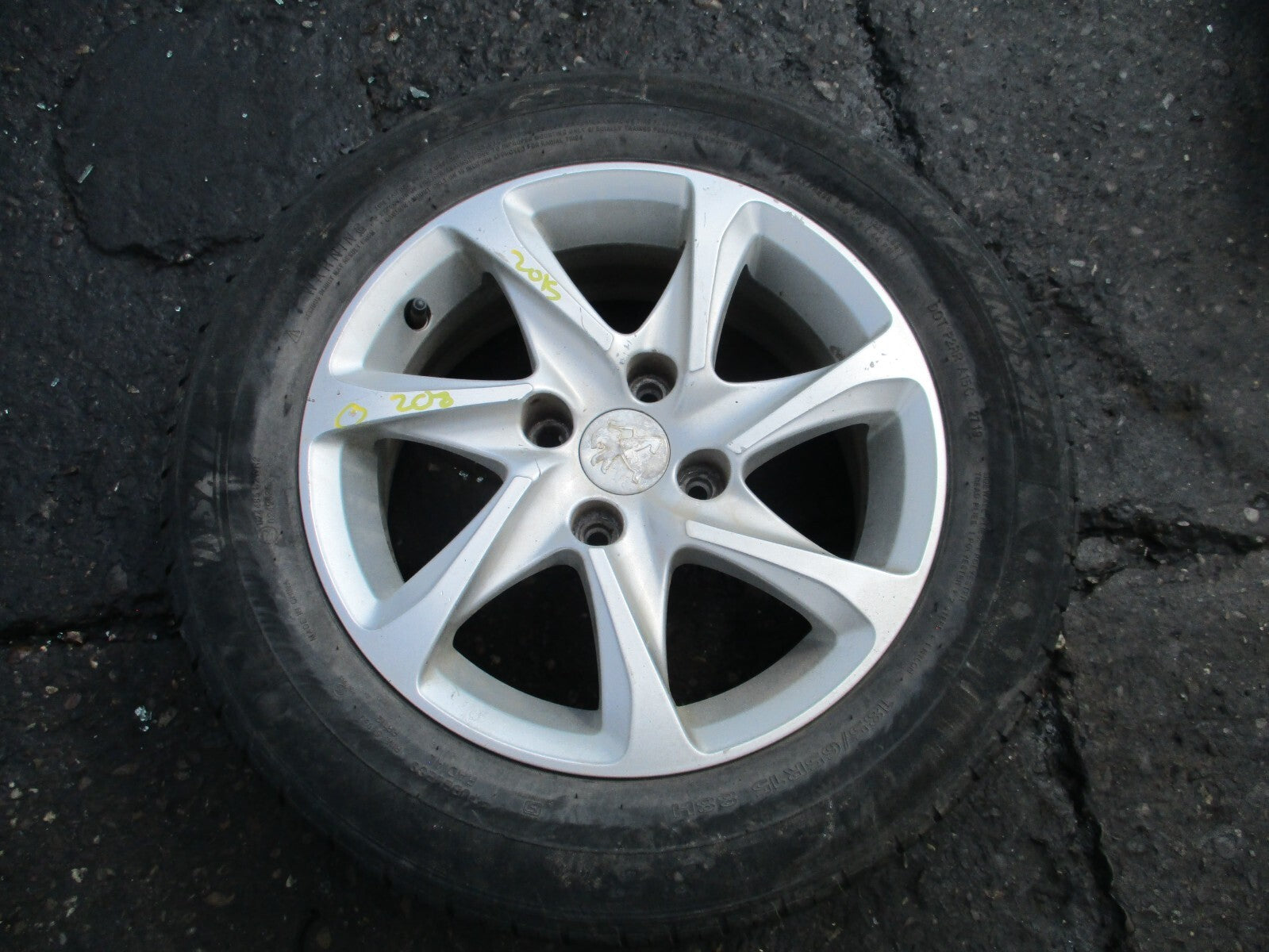2015 PEUGEOT 208 15 INCH ALLOY WHEEL WITH TYRE 185/65R15