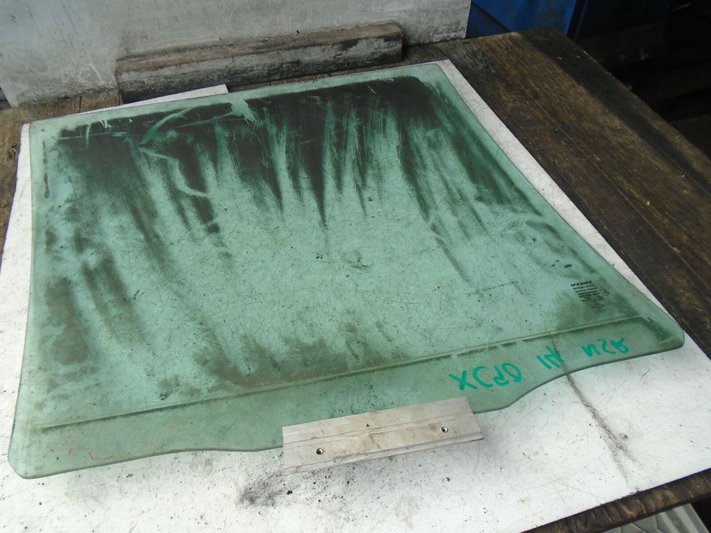 VOLVO XC90 2014 NSR PASSENGER SIDE REAR WINDOW GLASS