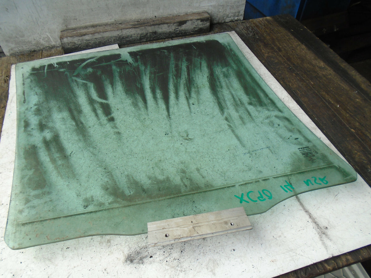 VOLVO XC90 2014 NSR PASSENGER SIDE REAR WINDOW GLASS