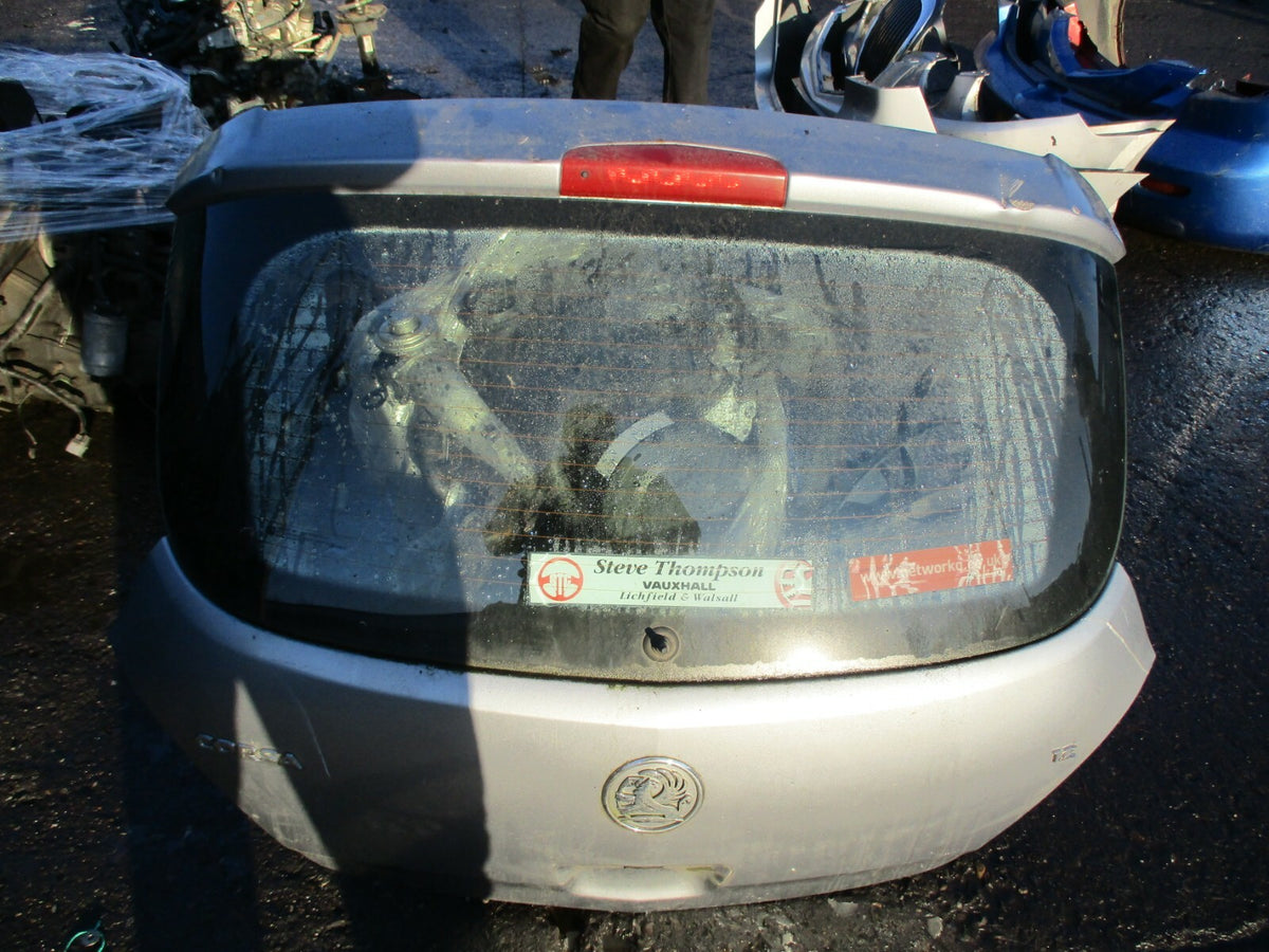 VAUXHALL CORSA D 3 DOOR 2010 COMPLETE BOOT LID TAILGATE WIPER MOTOR GLASS SILVER