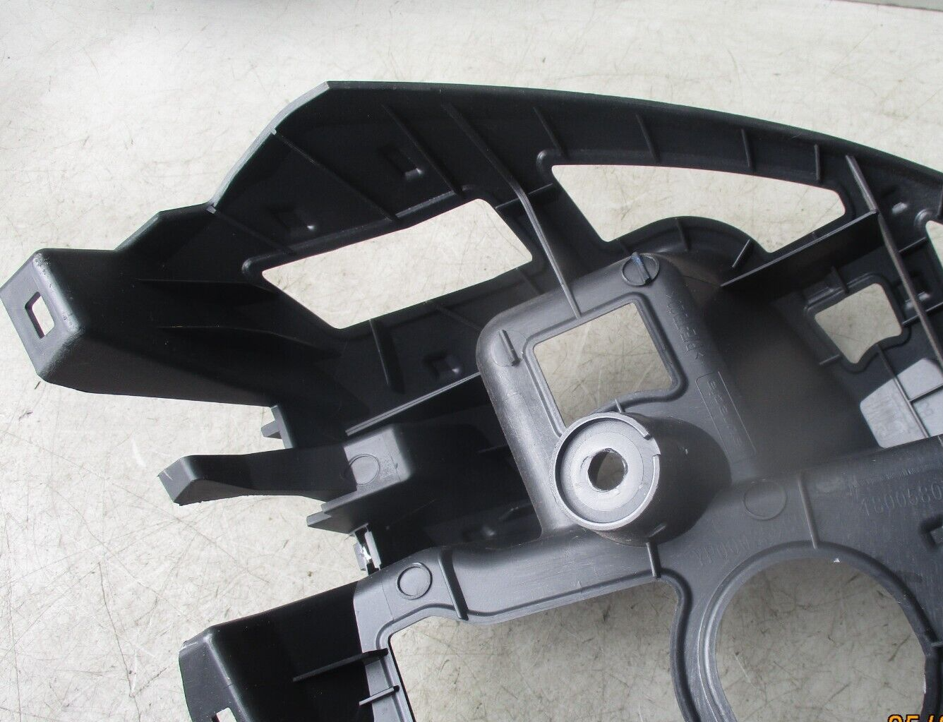 2023 VAUXHALL GRANDLAND NSF PASSENGER LEFT REAR BUMPER MOUNT BRACKET 1800580X