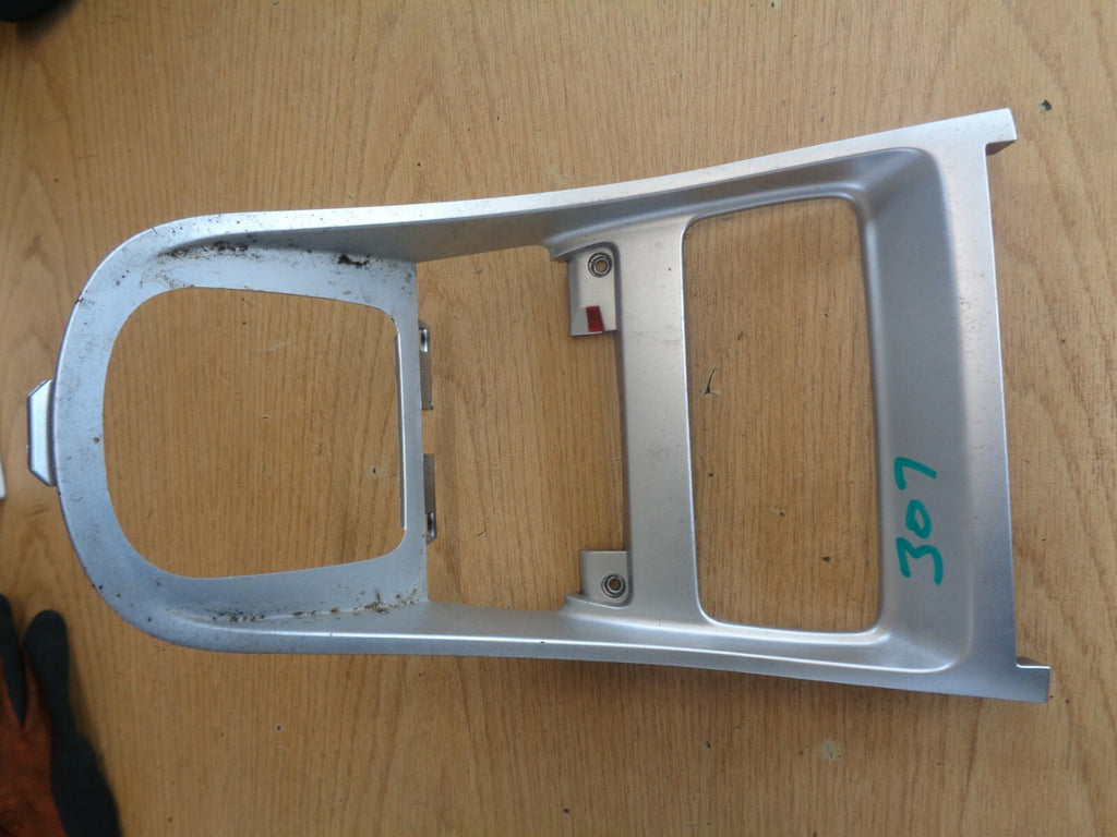 PEUGEOT 307 2006 HDI CENTRE CONSOLE GEAR STICK TRIM 9651943877