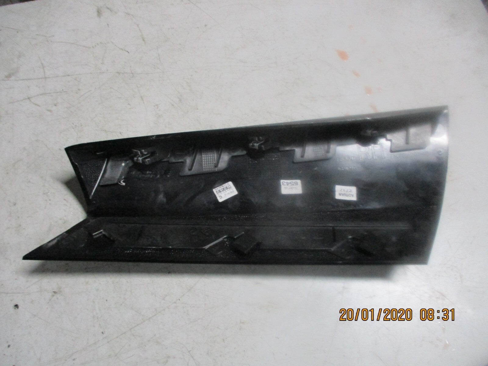 LAND ROVER DISCOVERY L550 2015 OS DRIVER SIDE DOOR PILLAR TRIM FK7229148AC