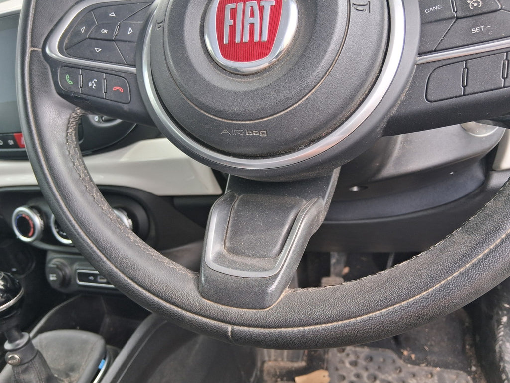 2019 FIAT 500L HATCH 3 SPOKE MULRIFUNCTION LEATHER STEERING WHEEL NO AIRBAG