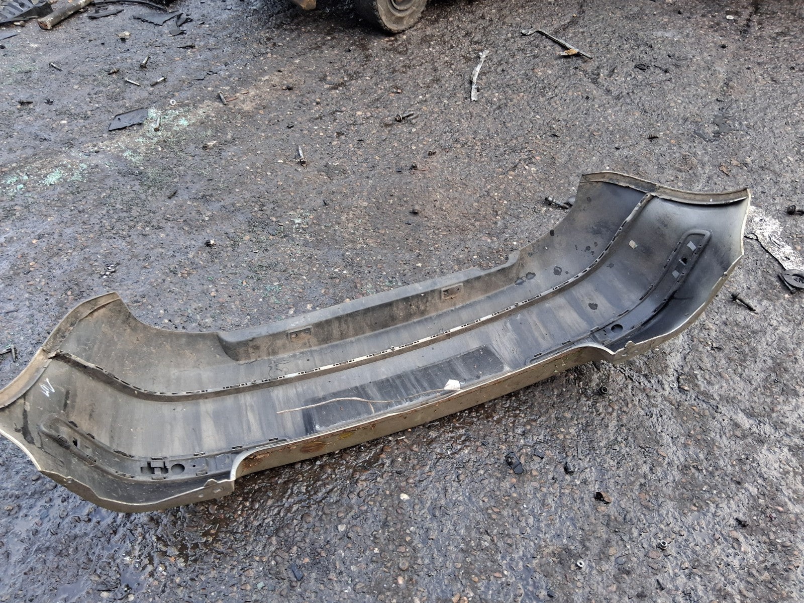 2002 VW VOLKSWAGEN GOLF MK4 COMPLETE REAR BUMPER BEIGE
