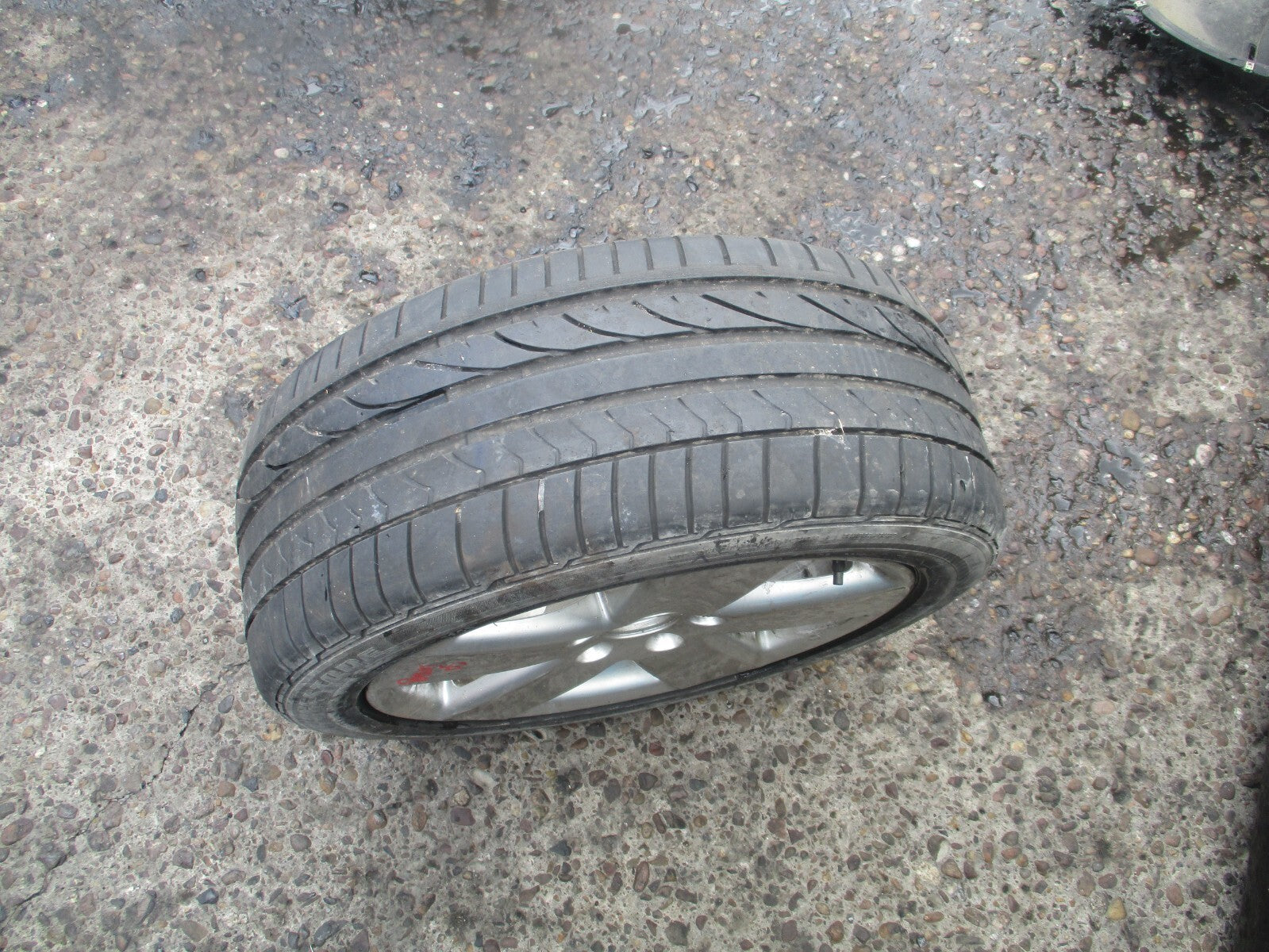 VW VOLKSWAGEN PASSAT 2006 B6 SALOON ALLOY WHEEL WITH 17 INCH TYRE