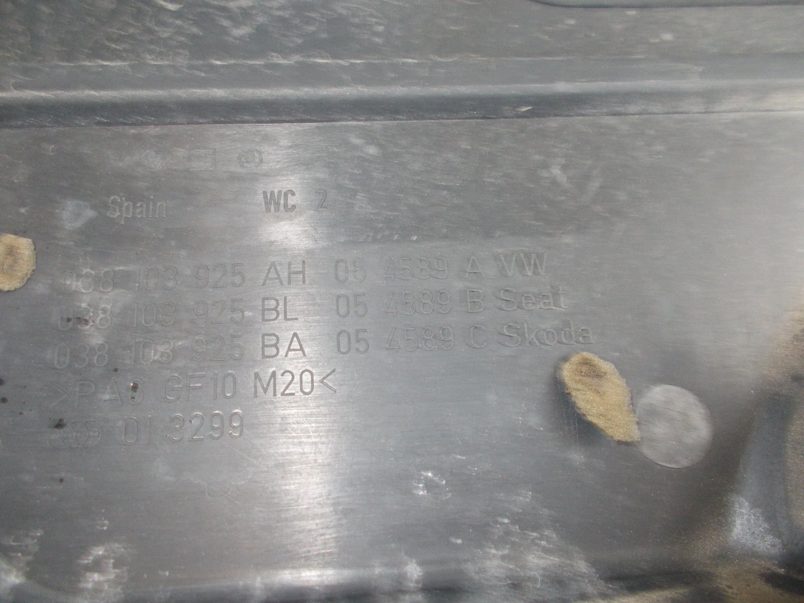 VW VOLKSWAGEN POLO 9N 2002 1.9 SDI ENGINE PLASTIC COVER 038103925AH