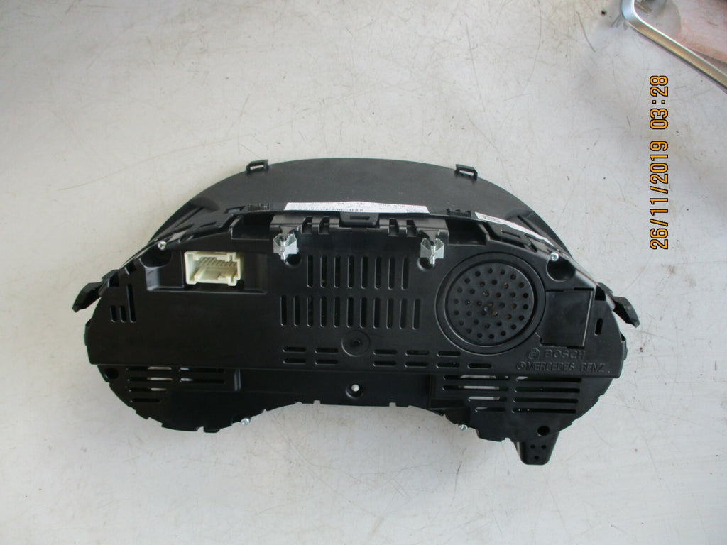 MERCEDES GLA X156 2014 2.0 CDI SPEEDO CLOCK CLUSTER SPEEDOMETER A1569004601