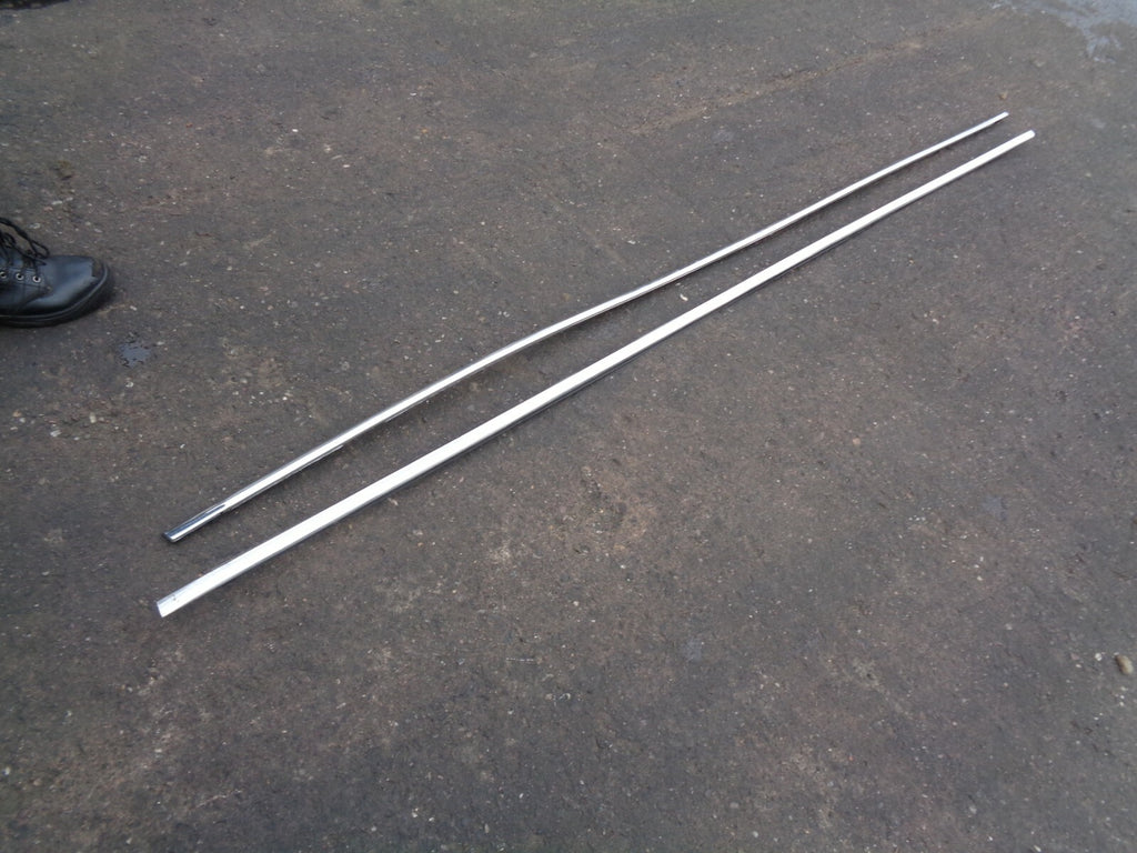 LINCOLN TOWN CAR LIMOUSINE UPPER EXTERIOR CHROME STRIP