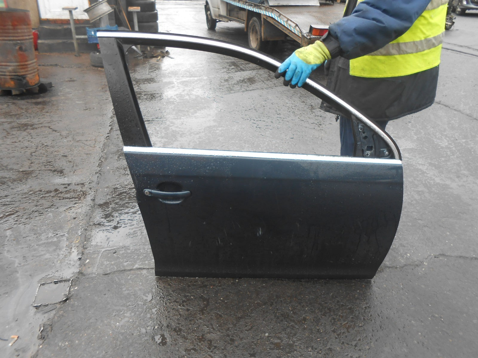 VW VOLKSWAGEN JETTA A5 1K5 (MK5) OSF DRIVER SIDE FRONT BARE DOOR SHELL BLUE