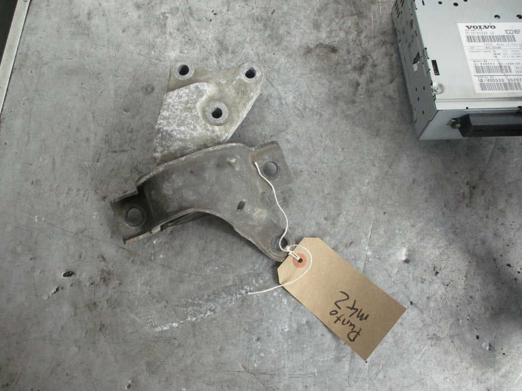 FIAT PUNTO MK2 OS DRIVER SIDE ENGINE MOUNT