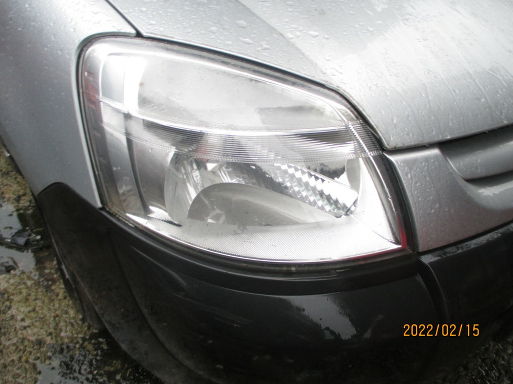 PEUGEOT PARTNER 2010 MK1 FACELIFT DRIVER SIDE FRONT HEAD LIGHT