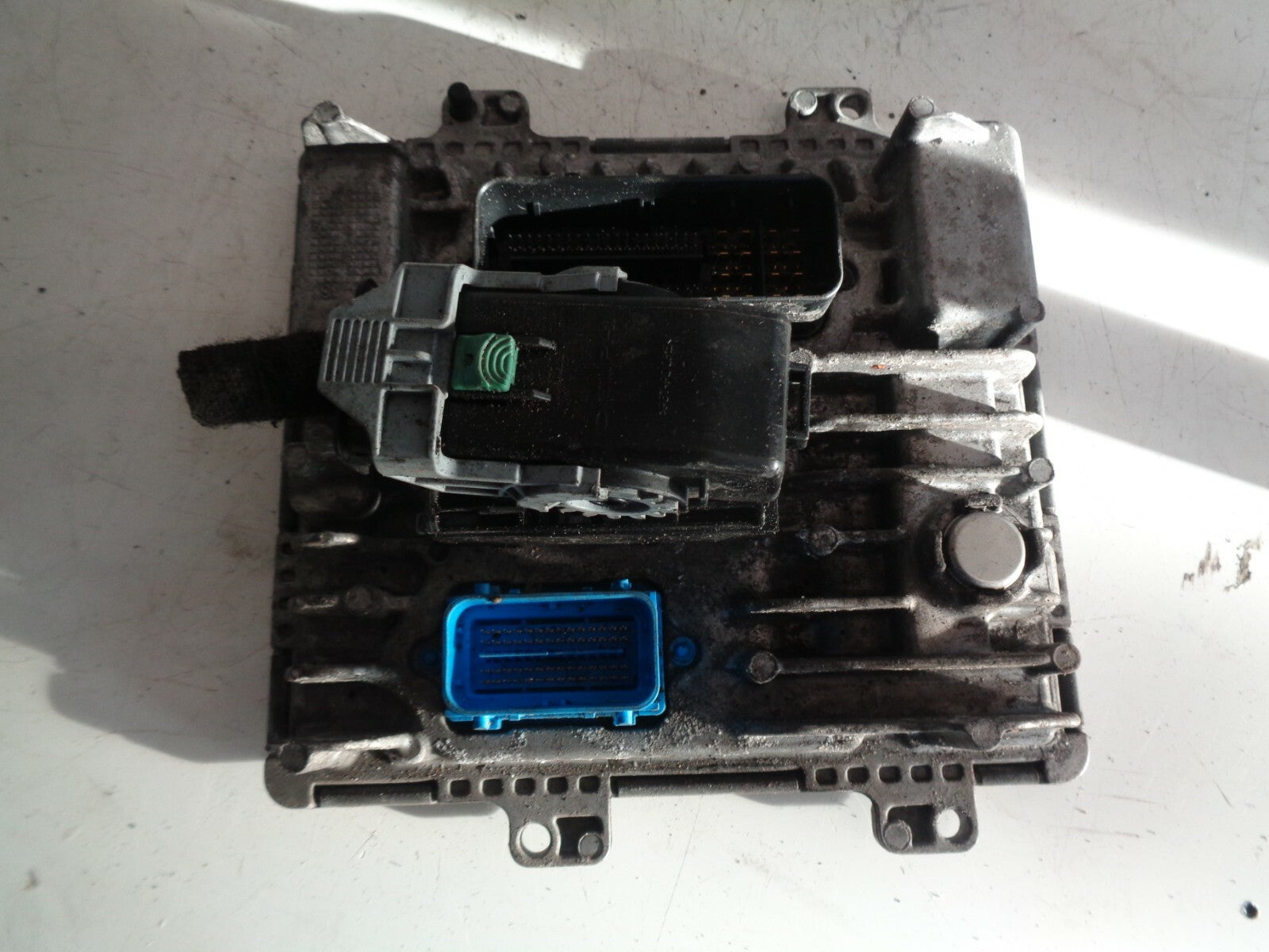 VAUXHALL CORSA E MK4  2014-2019 1.2 PETROL ECU ENGINE CONTROL MODULE 55498657