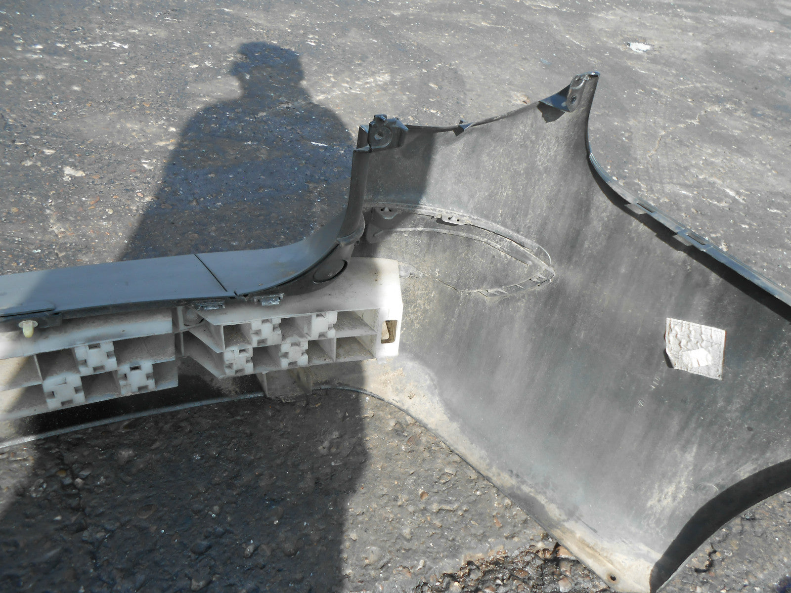 RENAULT LAGUNA MK2 2004 ESTATE COMPLETE REAR BUMPER BLACK