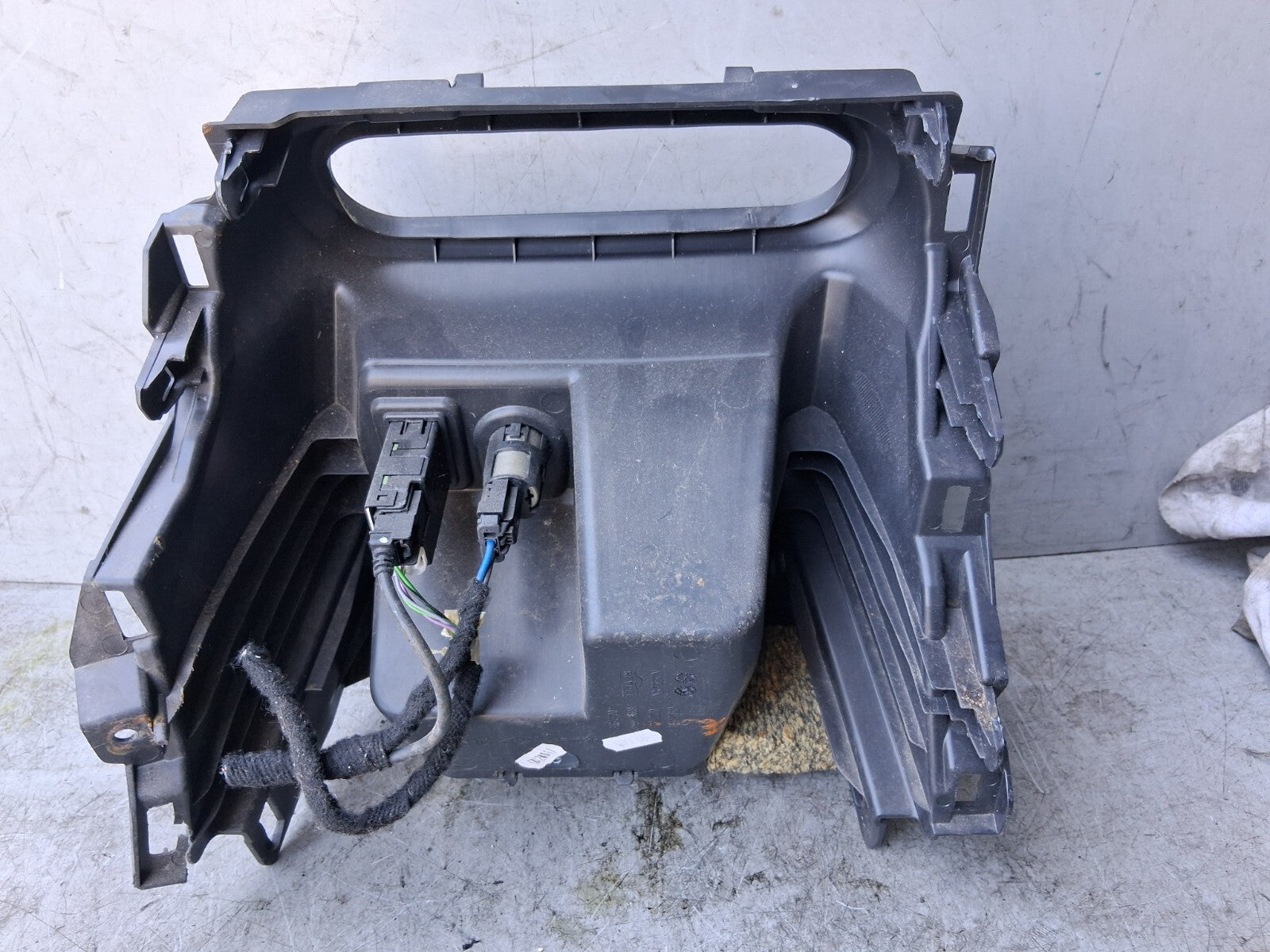 2019 NISSAN MICRA K14 DASHBOARD CENTRE CONSOLE FRONT PANEL TRAY 689225FF0A