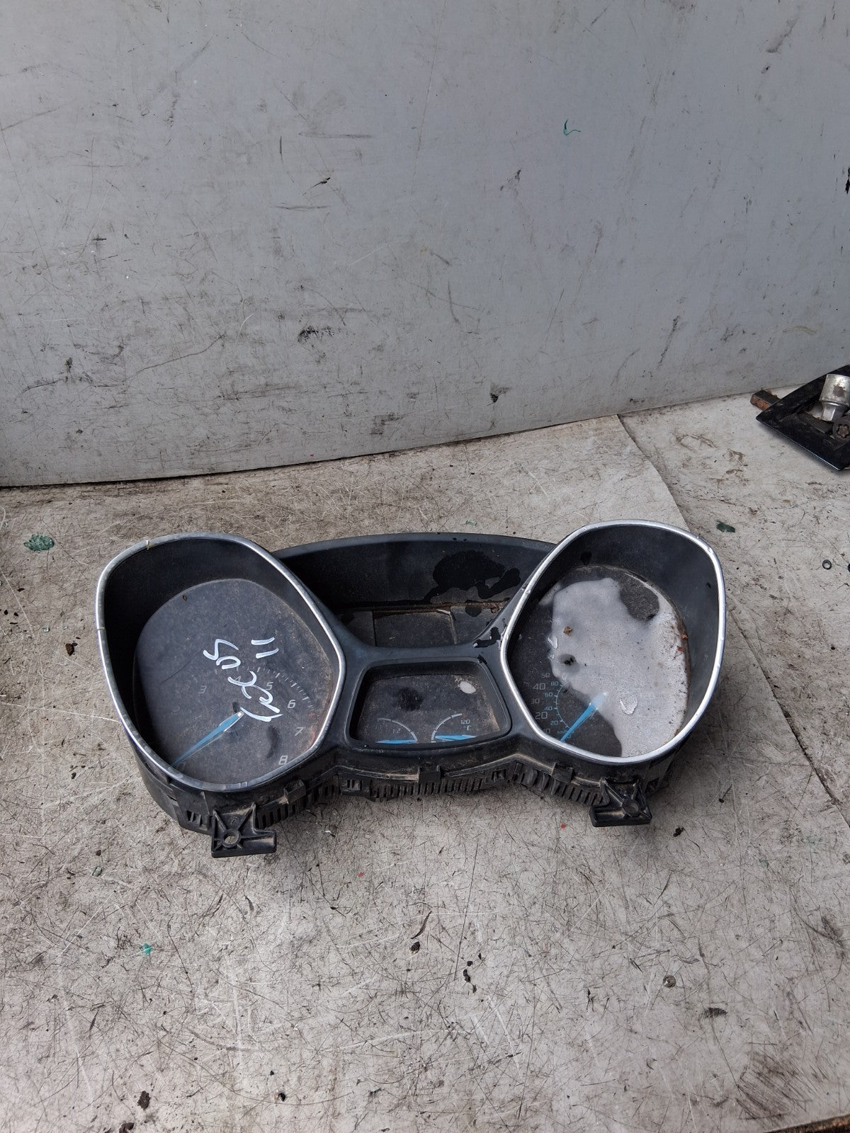 2011 FORD FOCUS SPEEDOMETER 2182023
