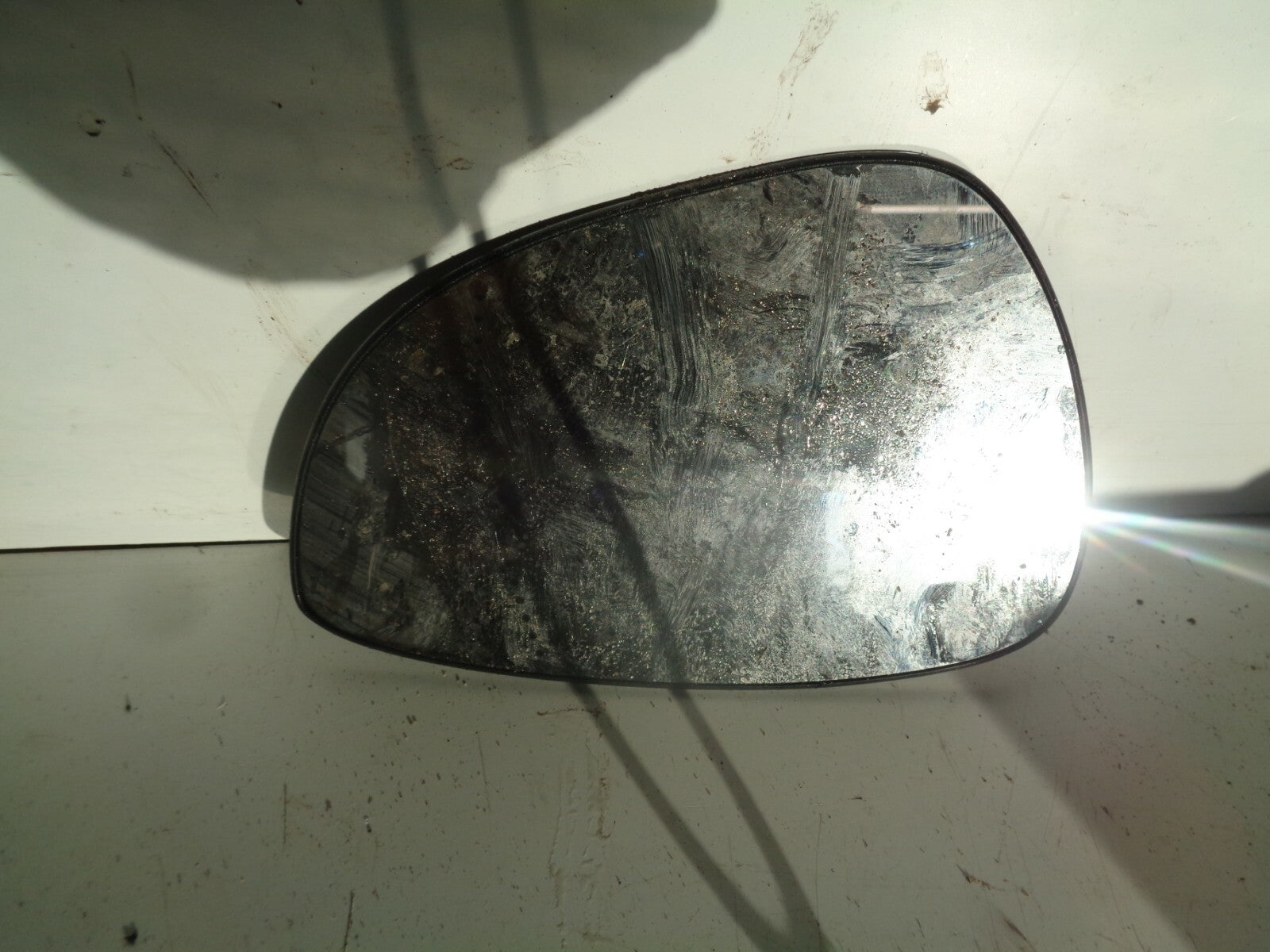FORD FIESTA  2011 OS DRIVER SIDE WING MIRROR INNER GLASS