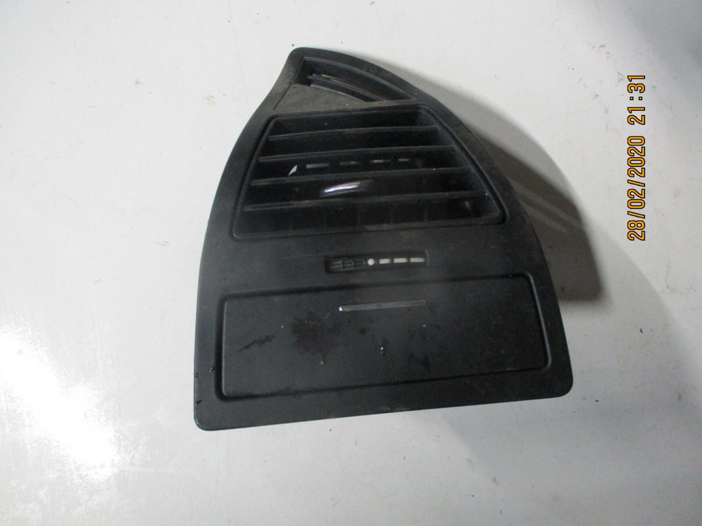 CITROEN C4 MK1 2006 NS PASSENGER SIDE DASH AIR VENT TRIM 281171731B