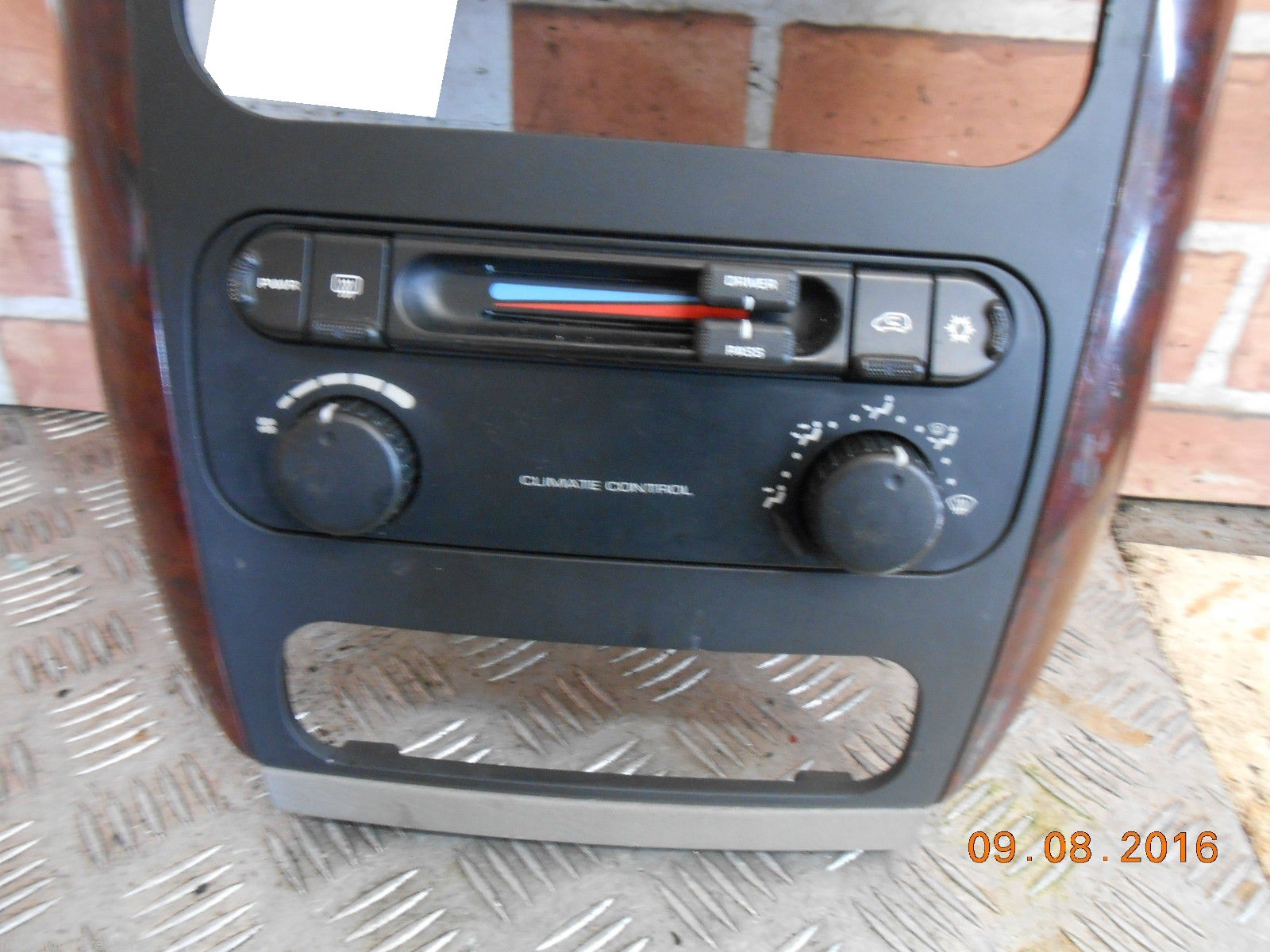 CHRYSLER VOYAGER 2001 HEATER CONTROL AIR VENT SURROUND TRIM PANEL 05009175AA