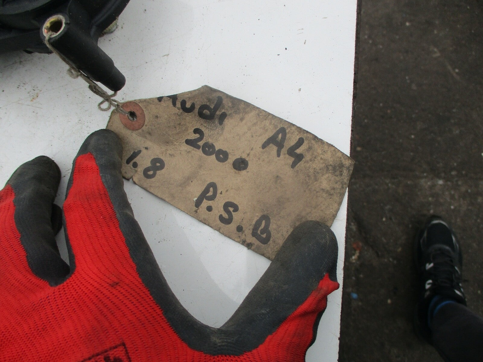 AUDI A4 B5 1999 NSF PASSENGER SIDE FRONT WINDOW MOTOR 0 130 821 787