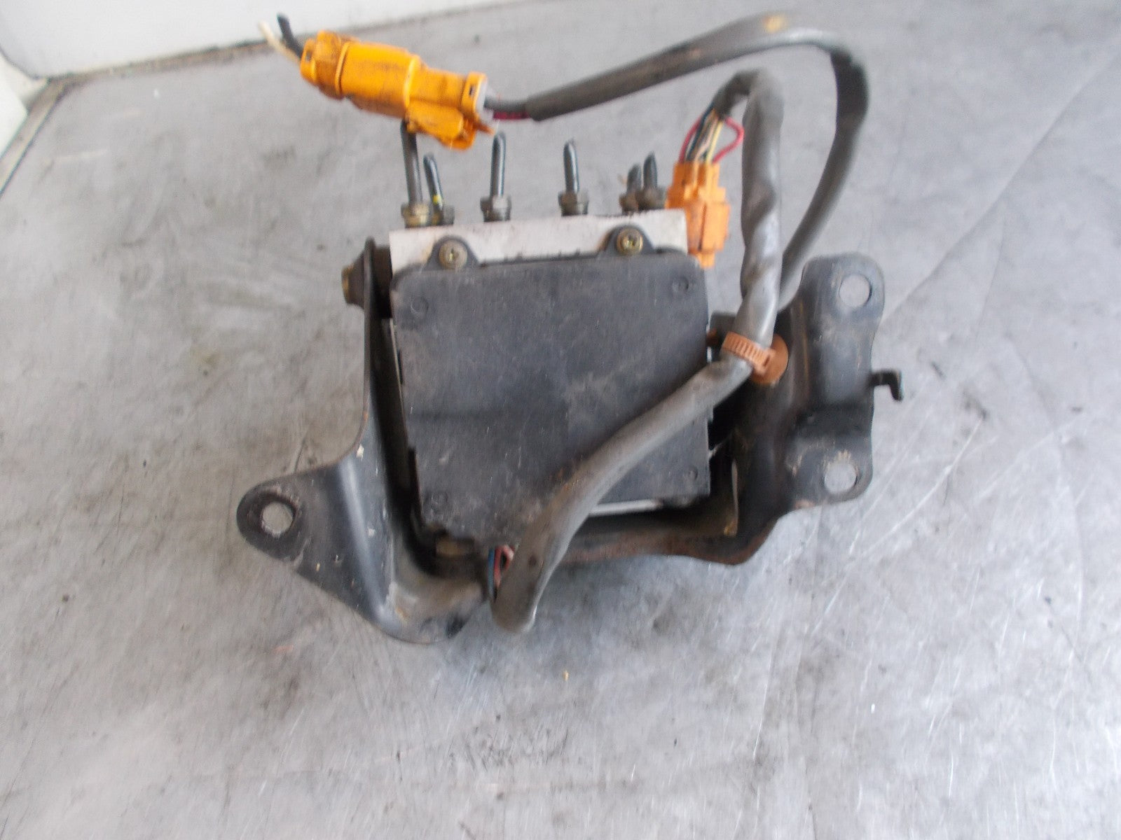 HONDA CRV MK1 2001 ABS PUMP & CONTROL MODULE A4044001056