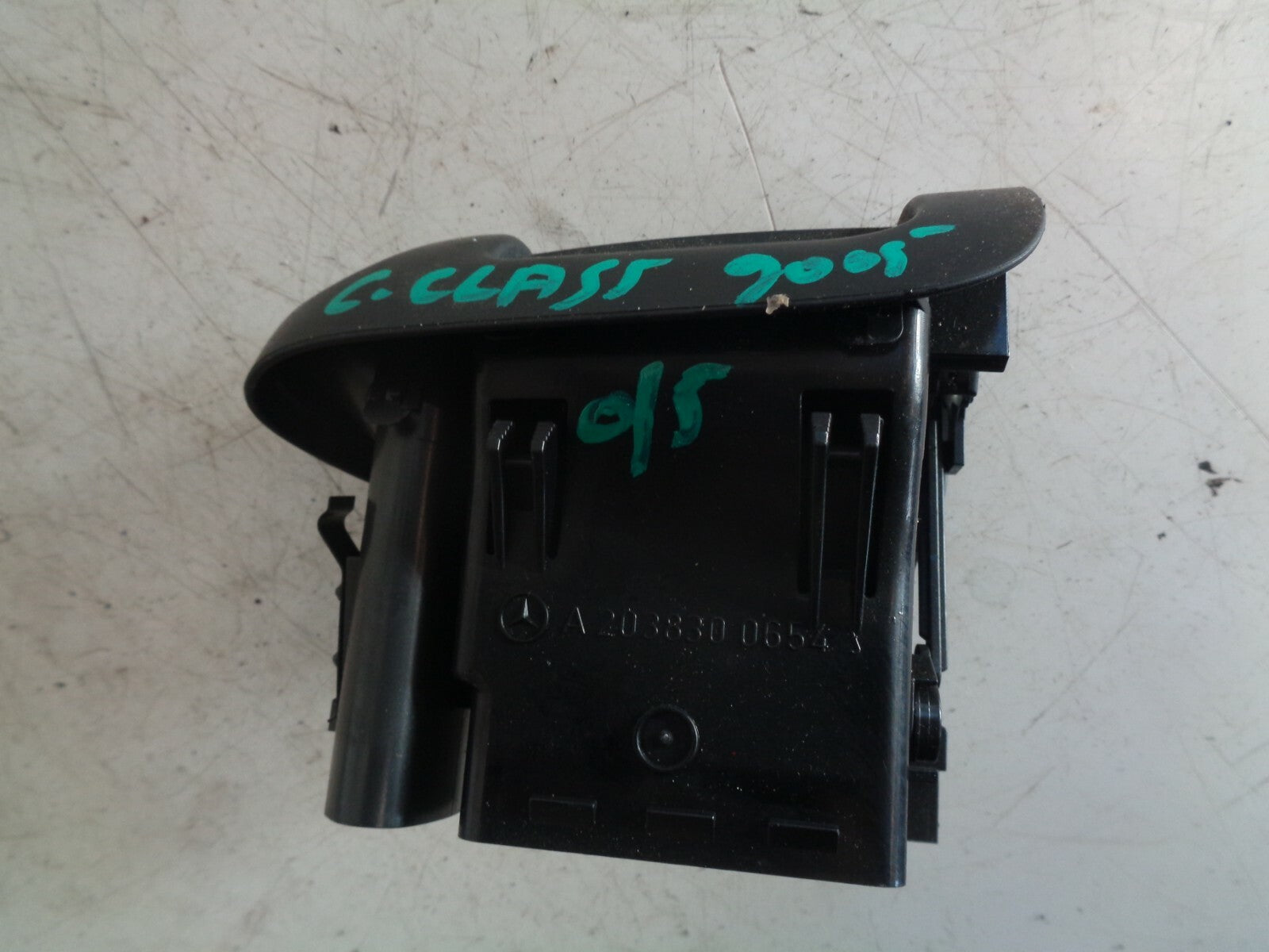 MERCEDES BENZ C CLASS 2005 W203 OS DRIVER SIDE RIGHT AIR VENT A2038300654