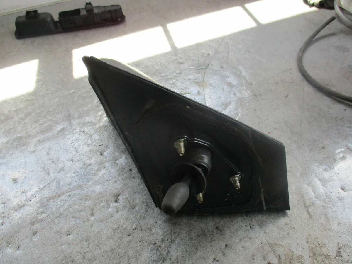 TOYOTA YAIRS MK1 NS PASSENGER SIDE WING MIRROR MANUAL BLACK