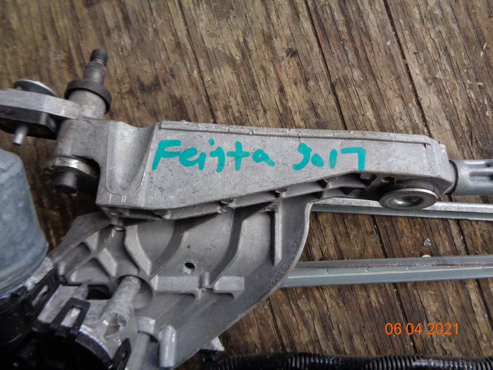FORD FIESTA MK7 2017 FRONT WIPER MOTOR MECHANISM AND LINKAGE 8A61-17500-BG