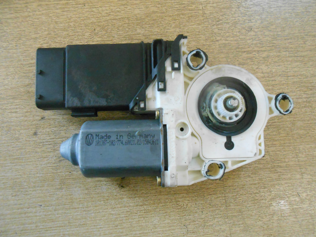 VOLKSWAGEN VW GOLF MK4 BORA NSF PASSENGER FRONT WINDOW MOTOR 1C2959801A