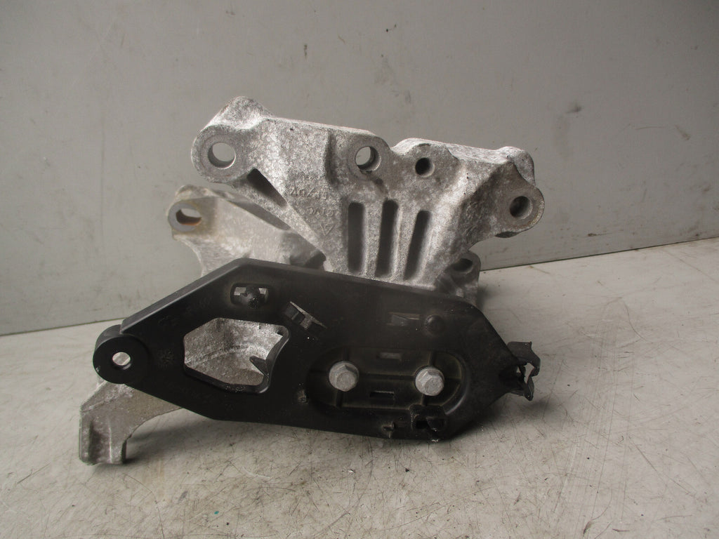 2021 VAUXHALL VIVARO MK3 1.5 DIESEL RIGHT ENGINE MOUNTING 9819665580