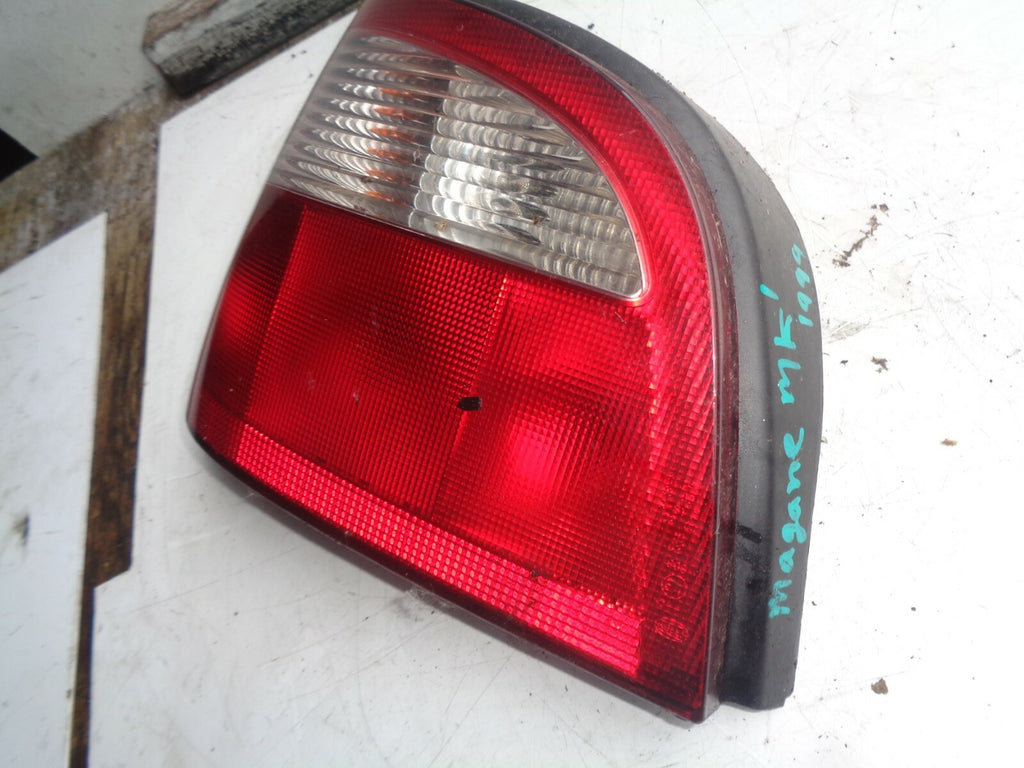 RENAULT MEGANE MK2 CC PASSENGER NEAR SIDE REAR LIGHT 7700428320
