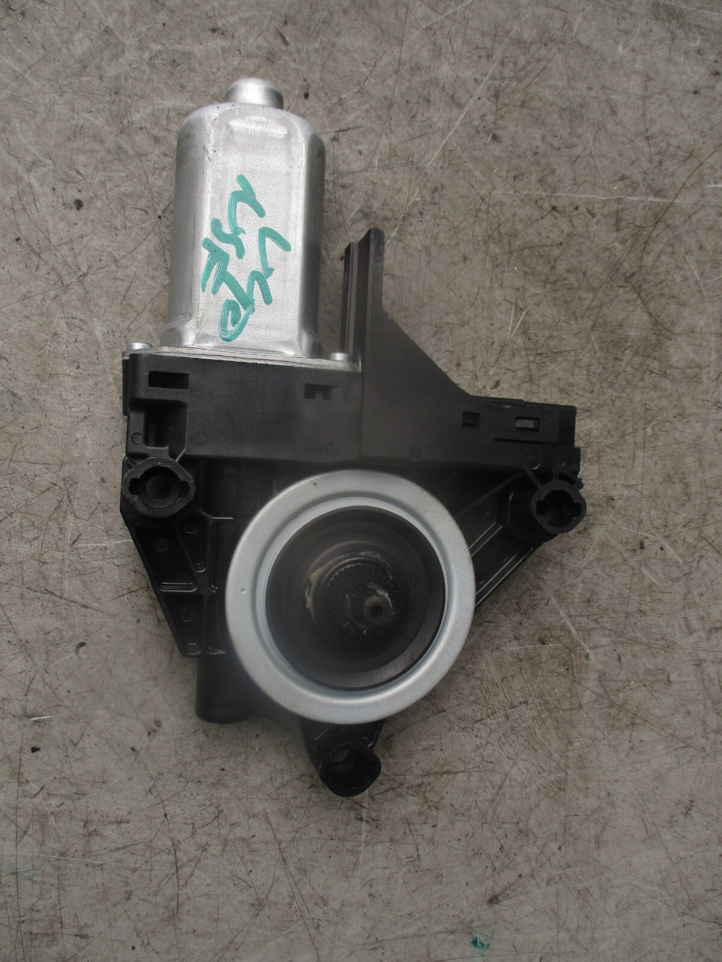 2015 VOLVO V40 D2 NSF PASSENGER SIDE FRONT LEFT WINDOW MOTOR 966268103