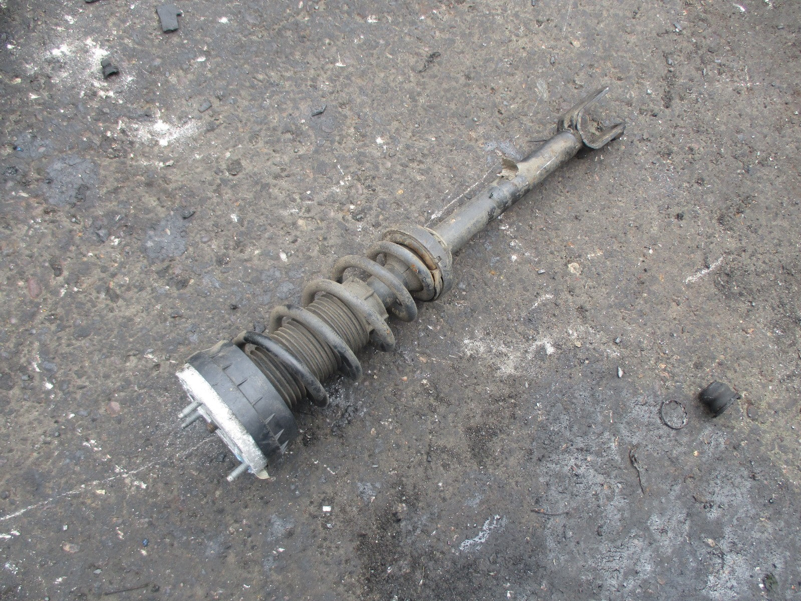 JAGUAR XE 2017 OS DRIVER SIDE FRONT SHOCK ABSORBER GX7318B037KD
