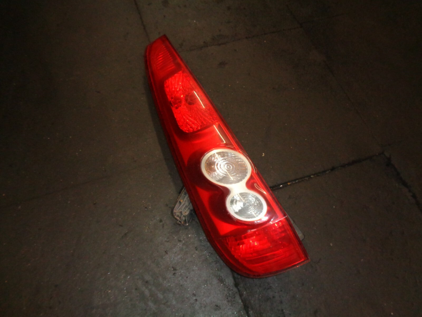 FORD FIESTA MK6 2006 NSR PASSENGER SIDE REAR TAILLIGHT TAILLAMP 6S6113405AC