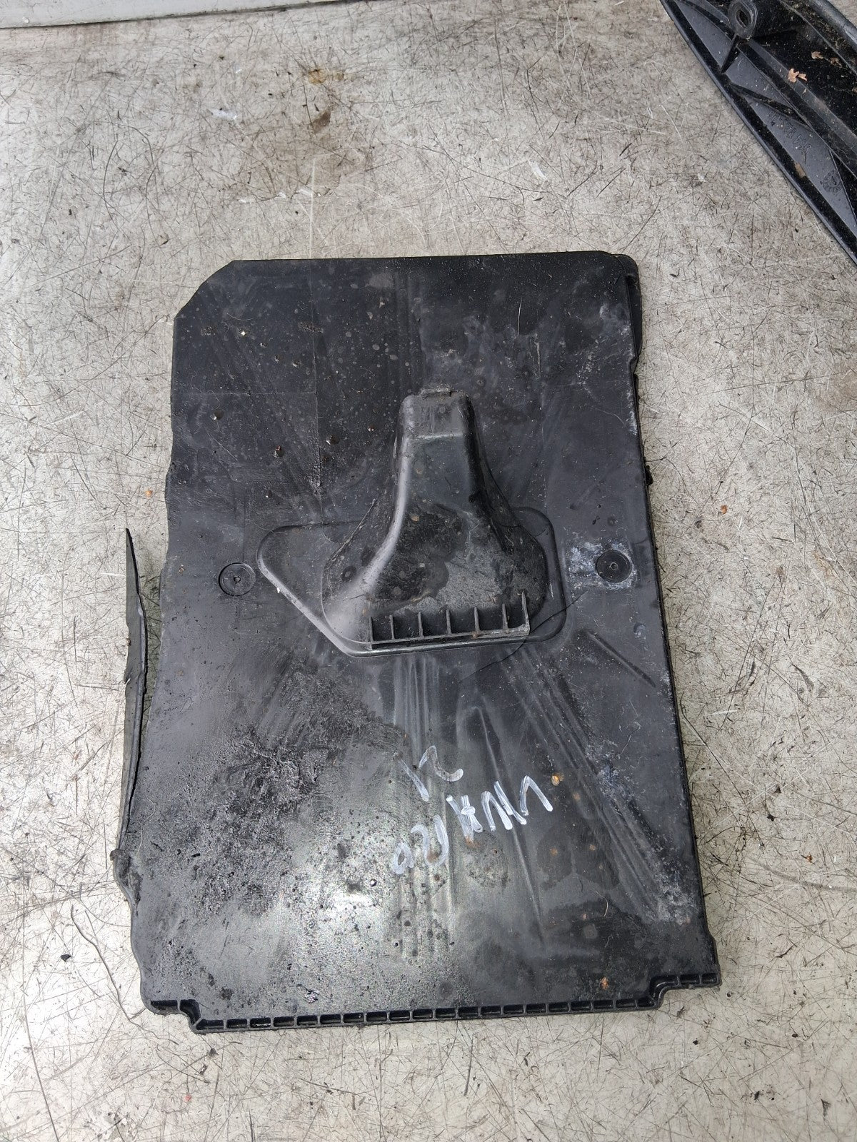 2021 VAUXHALL VIVARO BATTERY TRAY P1007615