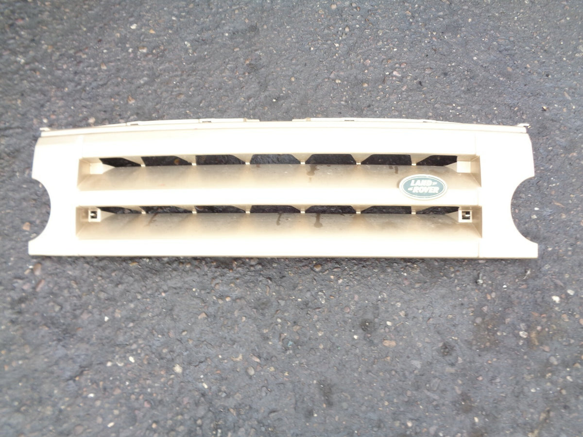 LAND ROVER DISCOVERY 3 FRONT GRILLE STORNOWAY GREY DHB000274XXX
