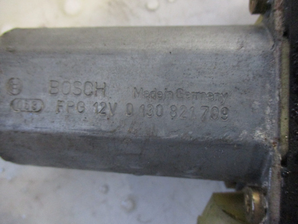 MERCEDES BENZ E CLASS W210 OSF DRIVERS SIDE FRONT WINDOW MOTOR 0130821709