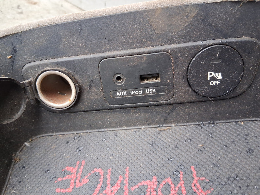 KIA SPORTAGE MK3 2012 CENTRE CONSOLE STORAGE TRAY USB AUX 846313W910