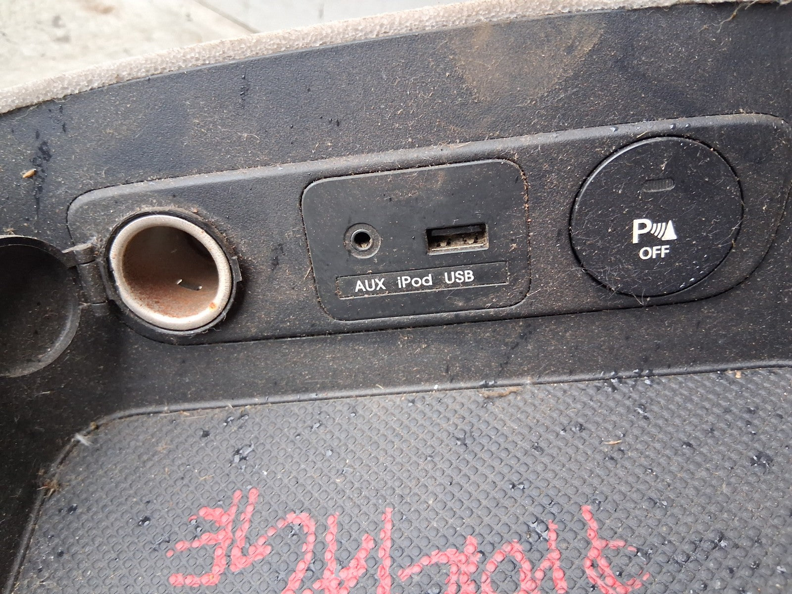 KIA SPORTAGE MK3 2012 CENTRE CONSOLE STORAGE TRAY USB AUX 846313W910