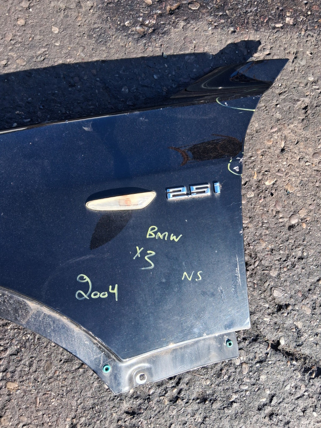 2004 BMW X3 E83 NSF PASSENGER SIDE FRONT LEFT WING PANEL BLACK