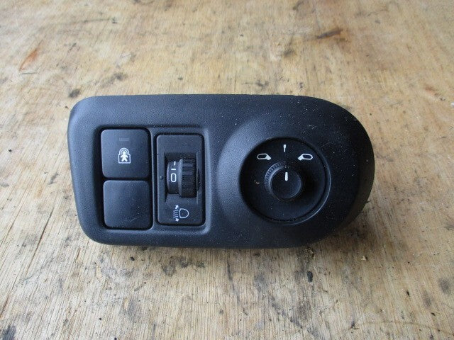 CITROEN C4 CACTUS 2018 WING MIRROR & HEADLIGHT ADJUST SWITCH 96673722ZD