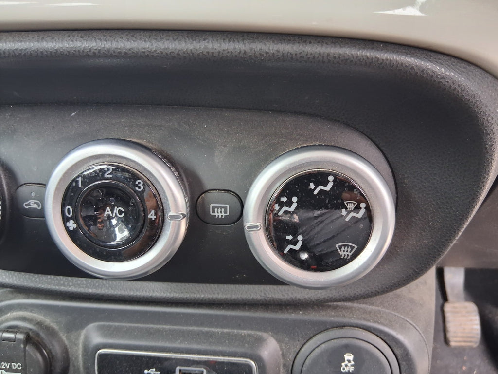 2019 FIAT 500L HATCH HEATER AC CLIMATE CONTROL SWITCH PANEL