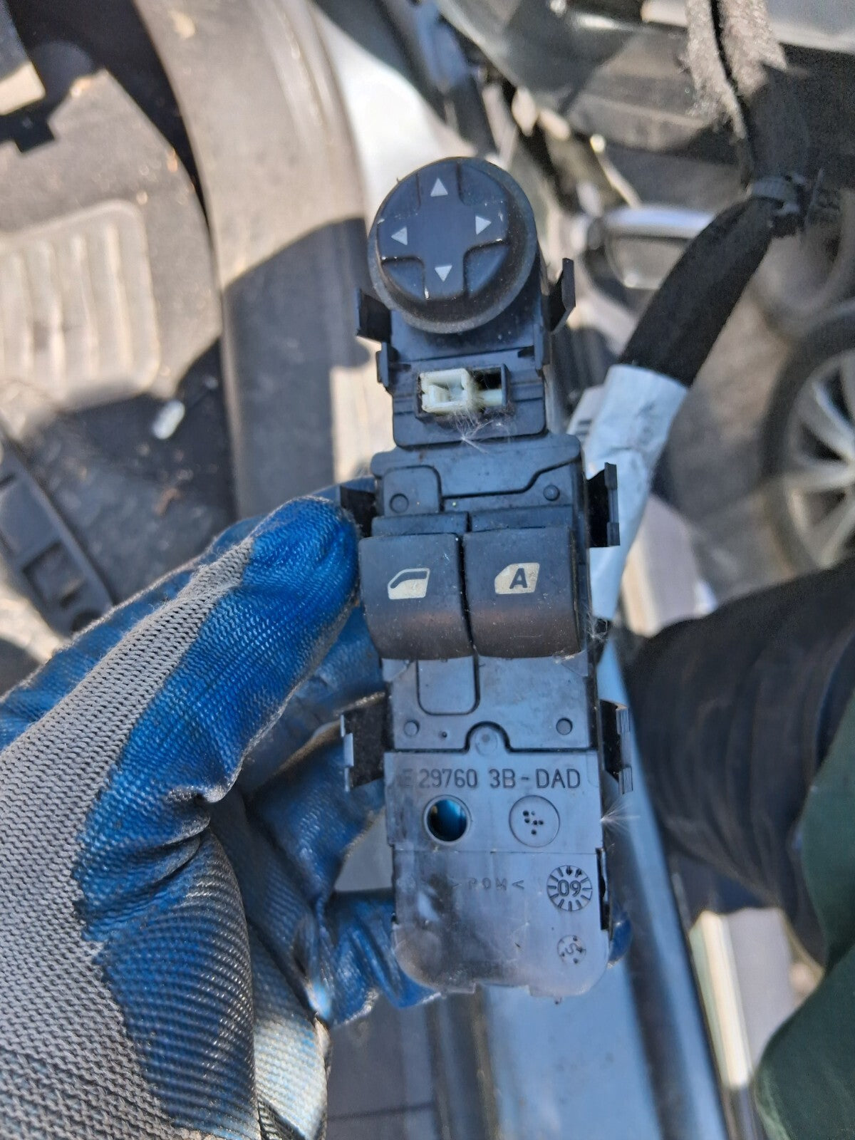 2009 PEUGEOT 207 OSF DRIVER SIDE FRONT RIGHT WINDOW CONTROL SWITCH