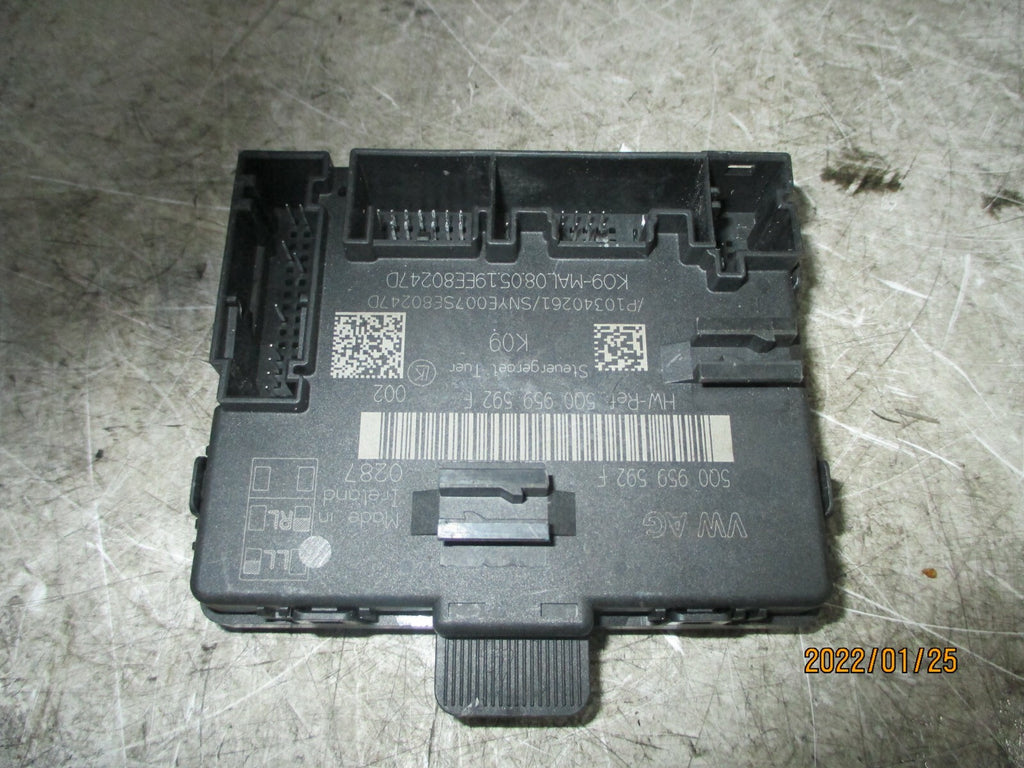VW VOLKSWAGEN FOLF MK7 2018 NSF PASSENGER FRONT DOOR CONTROL MODULE 5Q0959592F