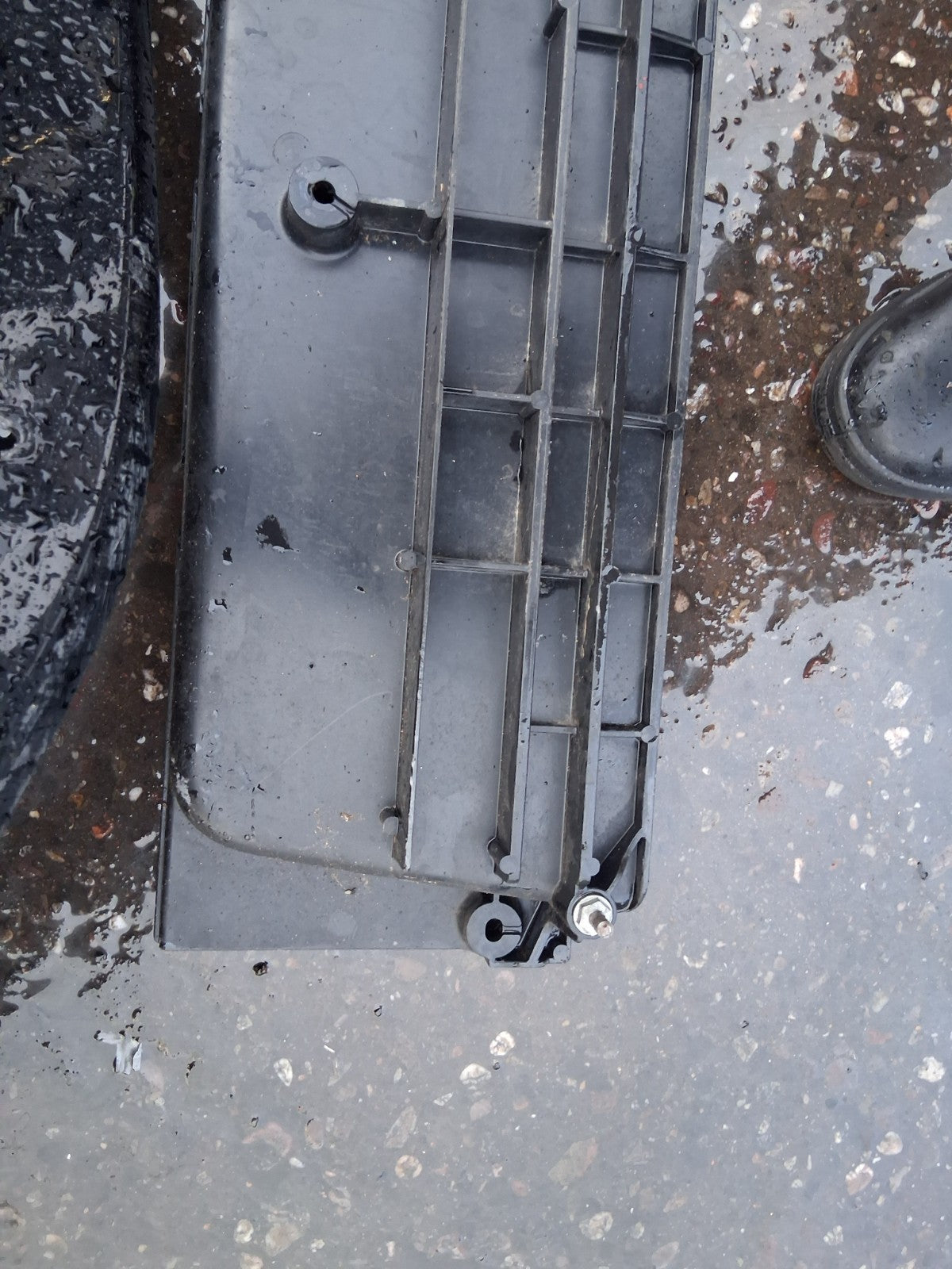 2023 MERCEDES SPRINTER NS PASSENGER SIDE SLIDING DOOR STEP TRIM A9106860500